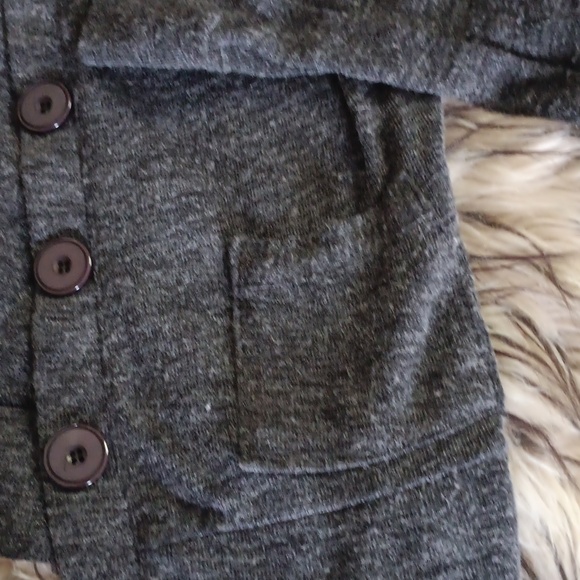 URBAN BEHAVIOR rinestone collar sweater - Picture 3 of 4